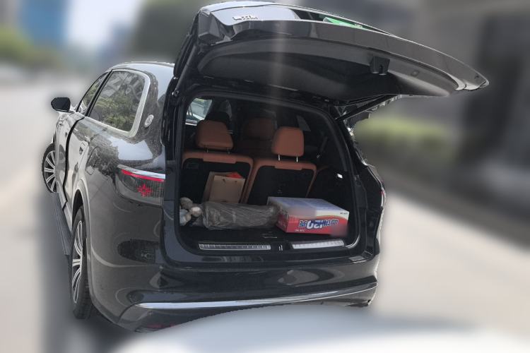 Used Hima AITO M8 2025 Model Pure Electric Max+ Six-Seat Four-Wheel-Drive Version
