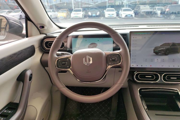 Used Leapmotor C11 2024 Range-Extended 300 Luxury Edition
