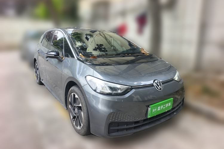 Used Volkswagen ID.3 2024 Outstanding Edition Front Right 45 Deg