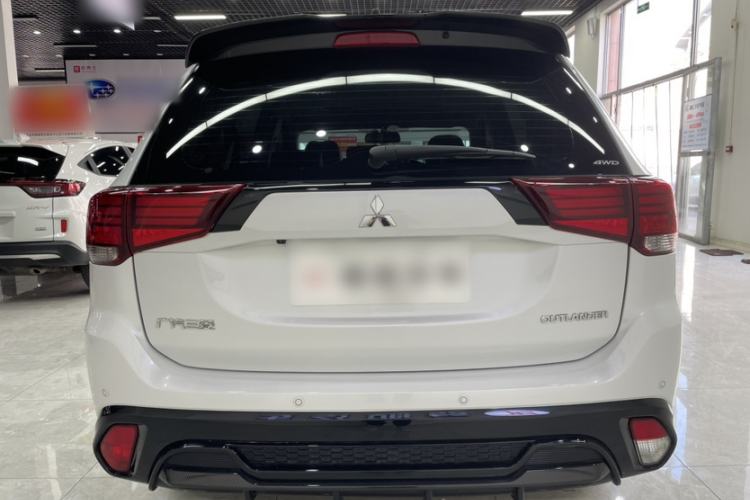 Used Mitsubishi Outlander 2021 2.4L 4x4 DynaDrive Edition 5 Seats Exterior 8