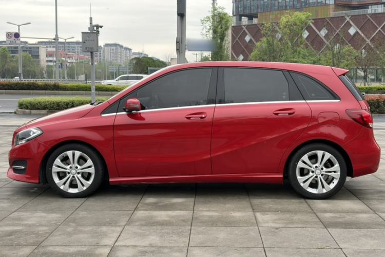 Used Mercedes-Benz B-Class 2017 B 200 Sport Edition Exterior 7