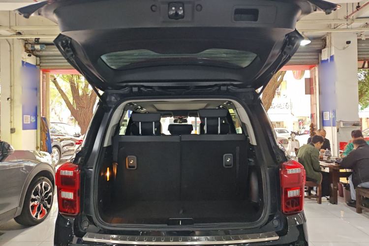 Used GAC Trumpchi GS8 2017 320T Two-Wheel Drive Luxury Smart Connectivity Version (7 Seats)
