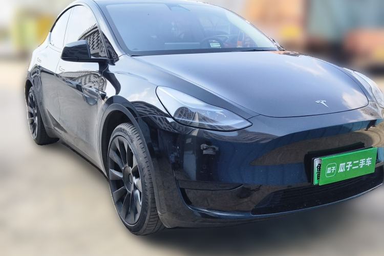 Used Tesla Model Y 2023 Rear-Wheel-Drive Version Front Right 45 Deg