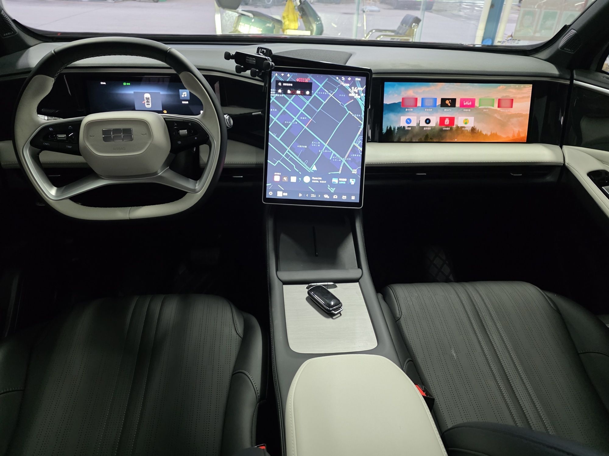 Geely Galaxy L7 2025 EM-i 115km Exploration+ Edition — снимка 9