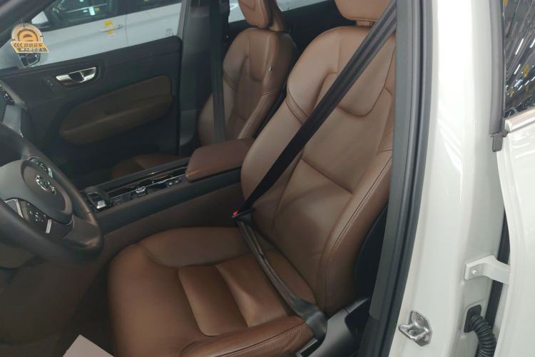 Used Volvo XC60 2022 B5 4x4 Zhiyi Luxury Edition