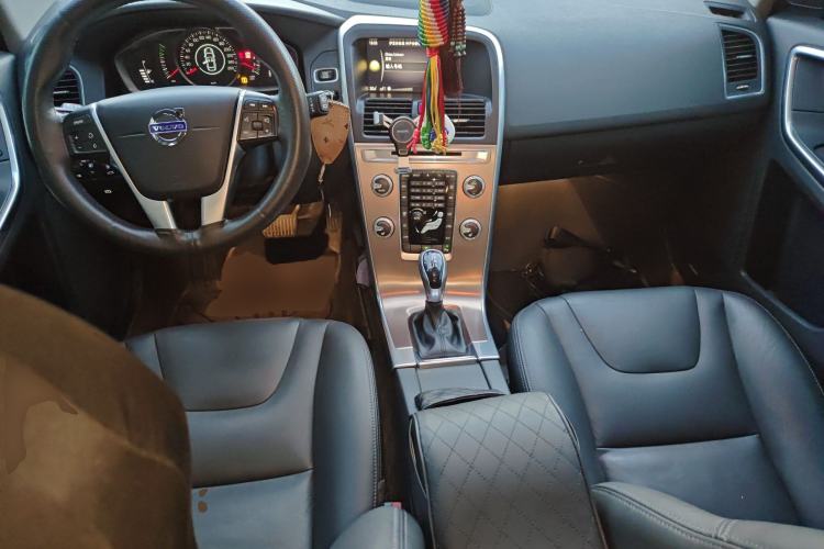 Used Volvo XC60 2017 T5 Smart Upgrade Edition Center Console