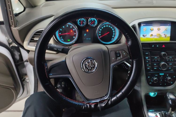 Used Buick GT 2013 GT 1.6L Automatic Fashion Edition Steering Wheel