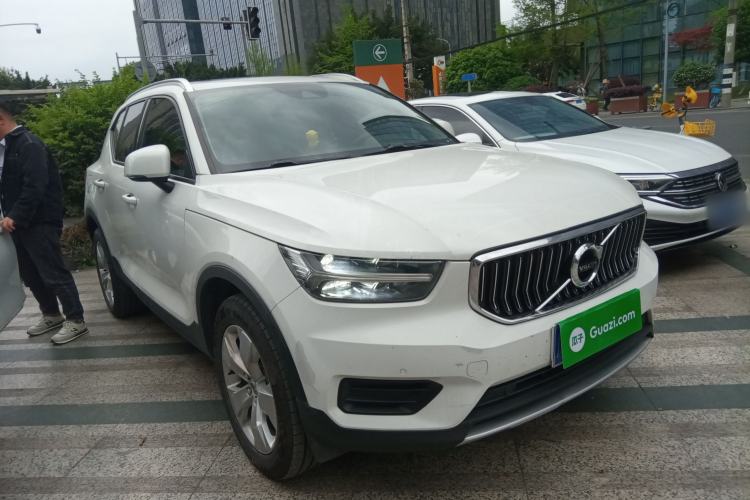 Used Volvo XC40 2021 T3 Smart & Stylish Edition Front Right 45 Deg