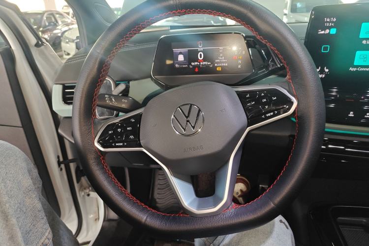Used Volkswagen ID.4 X 2023 Ultra-Intelligent Long-Range Version Steering Wheel