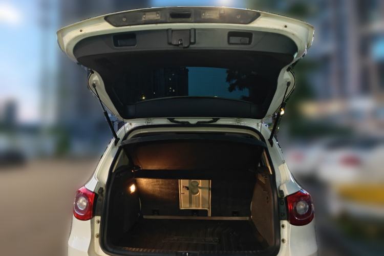 Used Volkswagen Tiguan 2010 1.8TSI Automatic All-Wheel-Drive Elite Edition Trunk