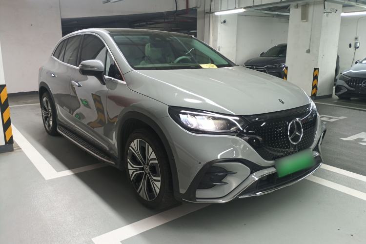 Used Mercedes-Benz EQE SUV 2023 350 4MATIC Luxury Edition Front Right 45 Deg