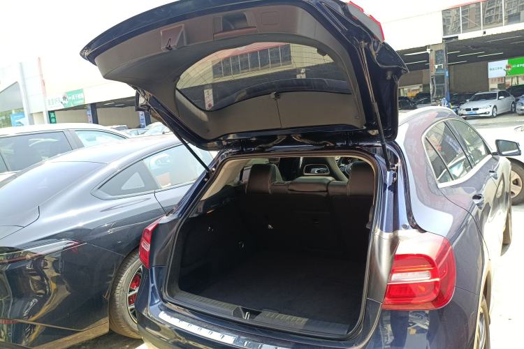 Used Mercedes-Benz GLA 2016 GLA 200 Fashion Model Trunk