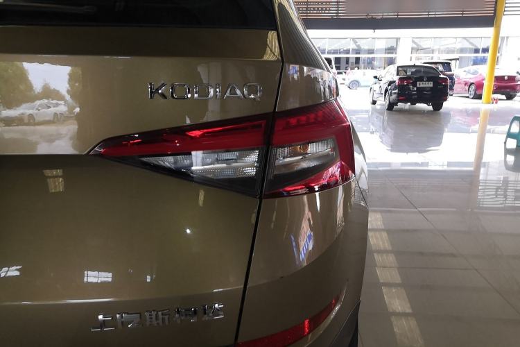 Used Skoda Kodiaq 2017 TSI380 7-Seater Four-Wheel-Drive Flagship Edition Exterior 3