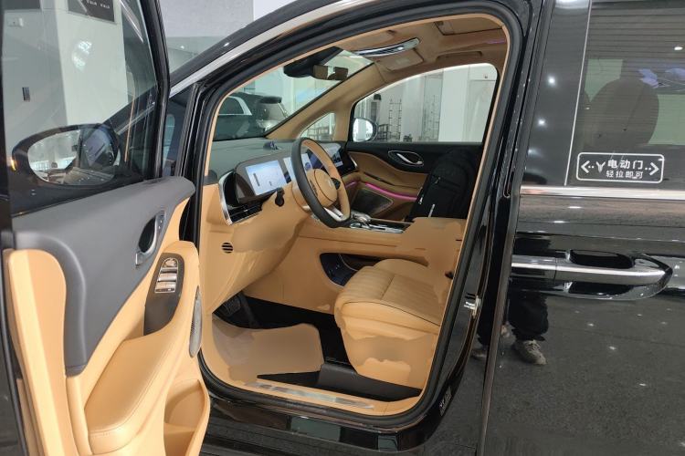 Used VOYAH Dream 2024 PHEV Ultra-Long Range Flagship Edition
