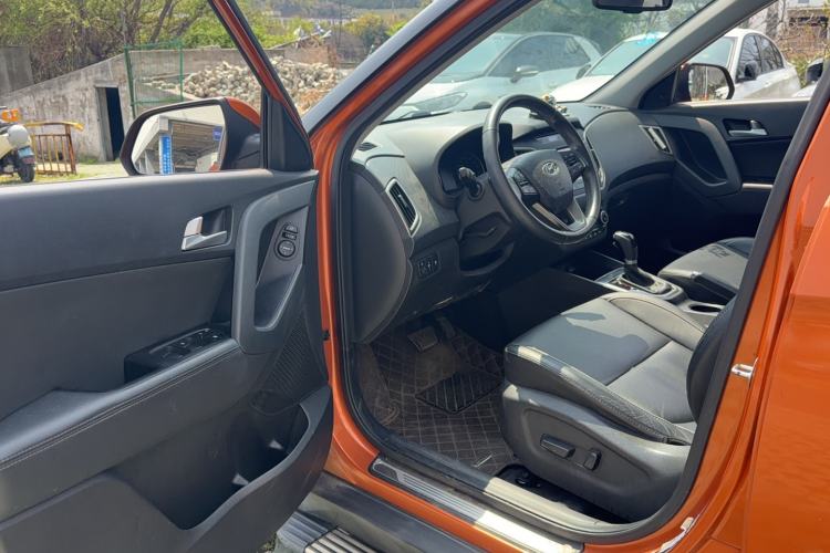 Used Hyundai ix25 2015 2.0L Automatic Two-Wheel Drive Intelligent GLS
