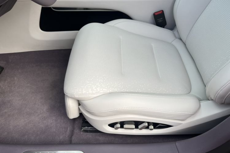 Used Avatr 06 2025 Pro Range-Extended Edition Interior 4