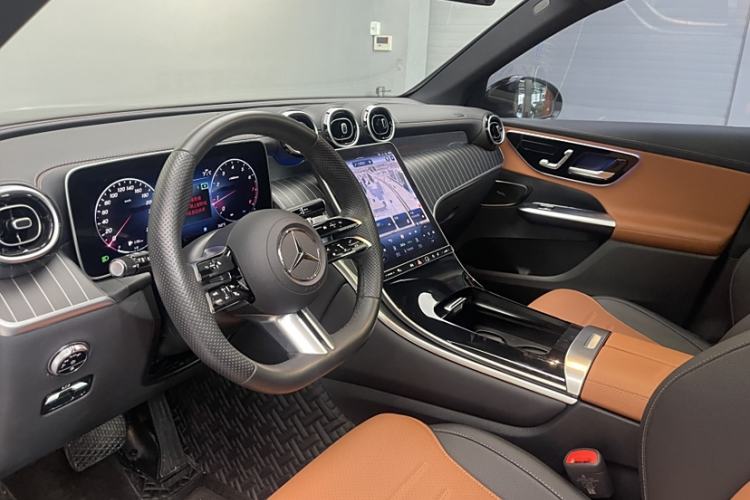 Used Mercedes-Benz GLC 2023 GLC 260 L 4MATIC Luxury Model 5 Seats