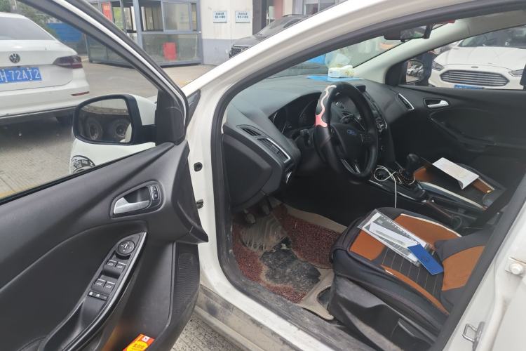 Used Ford Focus 2017 Sedan 1.6L Manual Fashion Edition Smart Drive Version
