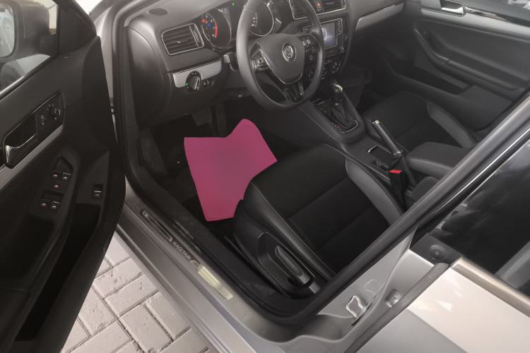 Used Volkswagen Sagitar 2017 230TSI Automatic Comfort Version
