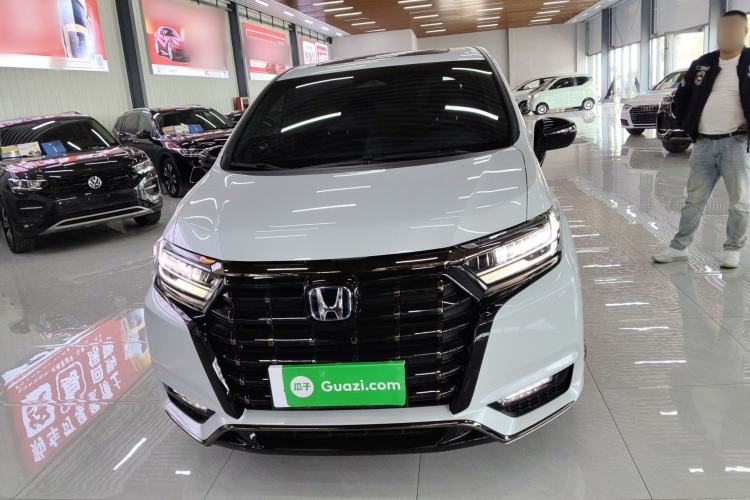 Used Honda Elysion 2024 2.0L eHEV Luxury Edition
