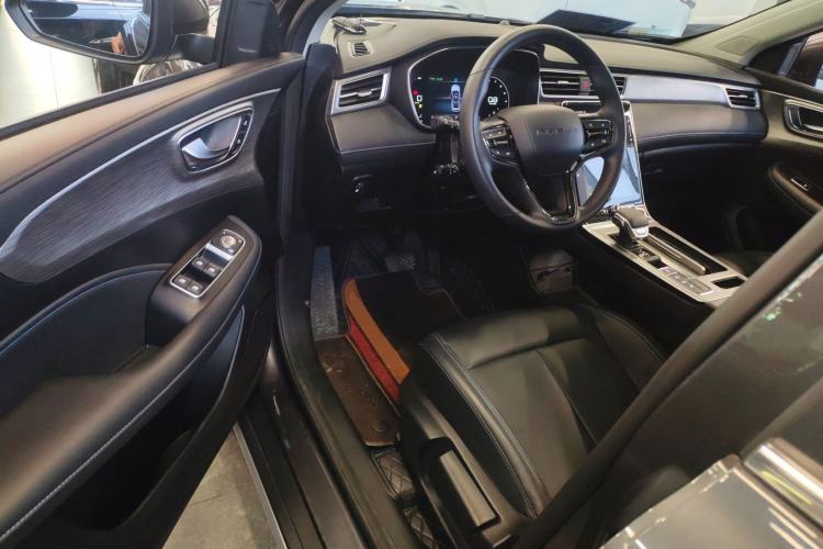 Used Roewe RX5 2023 PLUS 330TGI Automatic Trendsetting Smart Edition