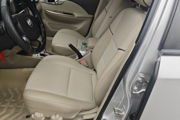 Used Buick Excelle 2015 1.5L Automatic Classic Model
