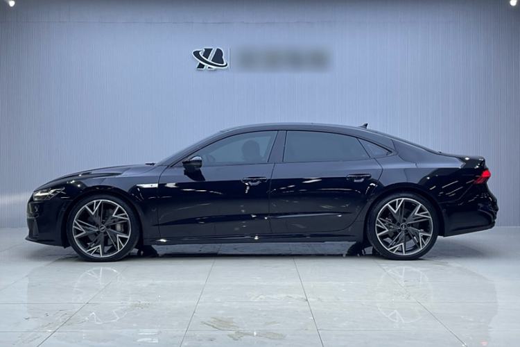 Used Audi A7L 2023 55 TFSI quattro S-line Black Warrior Edition
