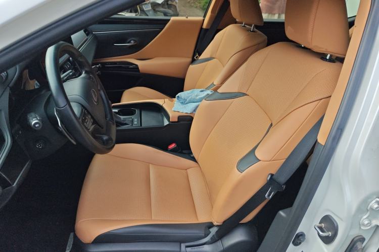 Used Lexus ES 2023 200 Excellence Edition