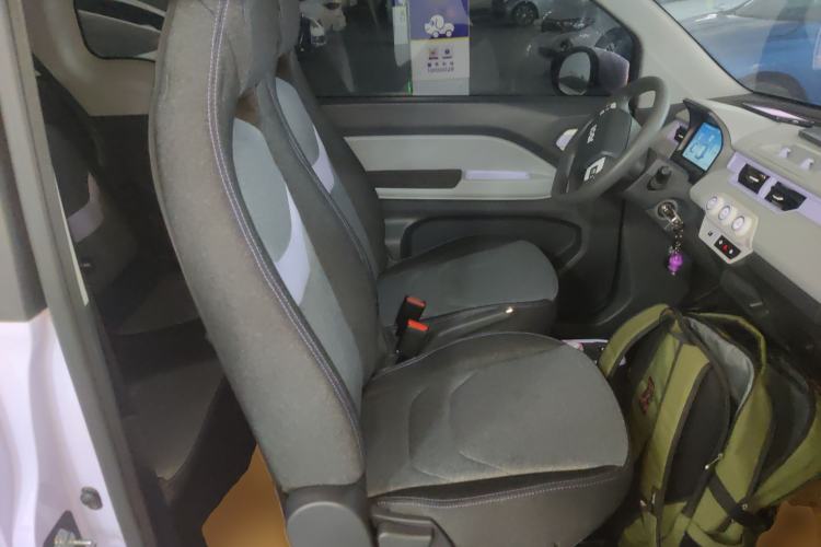 Used Chery QQ Ice Cream 2022 170km Sundae Phosphate Lithium-Ion Right Front Seat