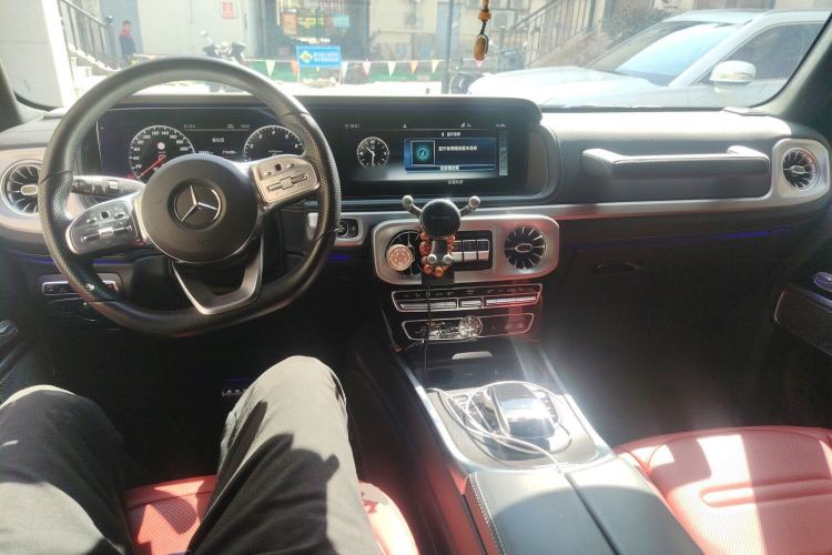 Used Mercedes-Benz G-Class 2024 G 500 Center Console