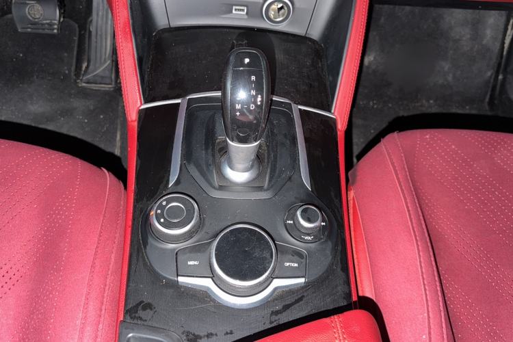 Used Alfa Romeo Stelvio 2017 2.0T 200HP Elite Edition Gear Lever