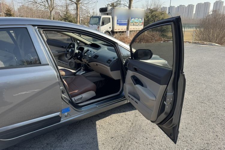 Used CIIMO CIIMO 2012 1.8L Automatic