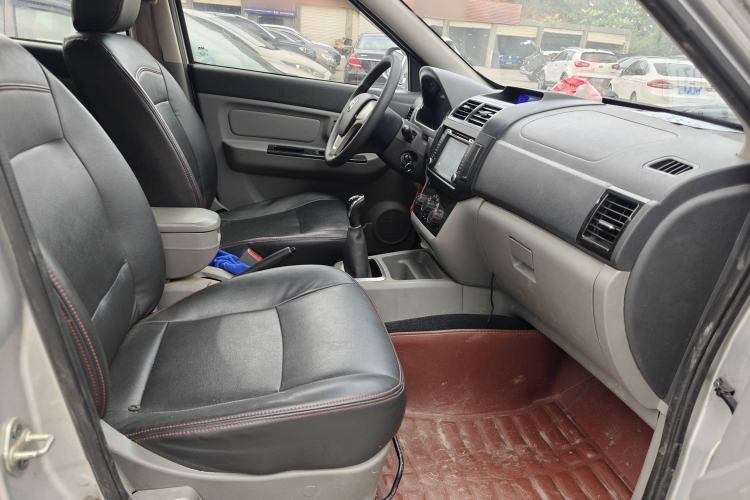 Used BAIC Weiwang M20 2014 1.5L practical type BJ415A Interior 7