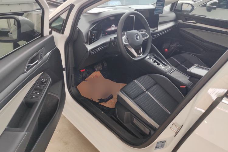 Used Volkswagen Golf 2025 Facelifted 300TSI Pro