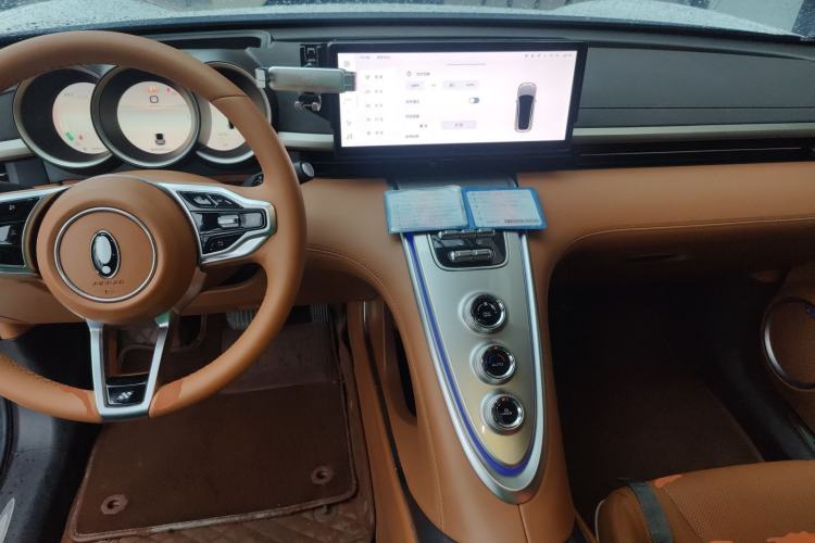 Used ORA Lightning Cat 2022 555 km Luxury Edition