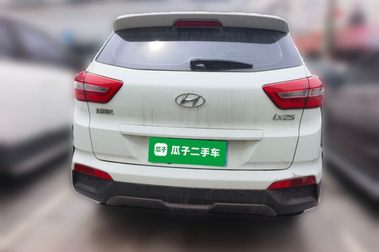 Used Hyundai ix25 2015 1.6L Automatic Two-Wheel-Drive Deluxe DLX Model
