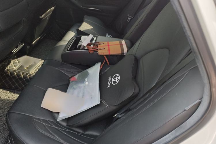 Used Toyota Avalon 2019 2.5L Touring Premium Version China VI Standard Interior 4