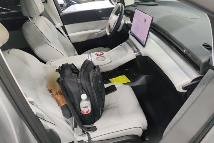 Used XPeng X9 2024 702 Ultra-Long Range Max
