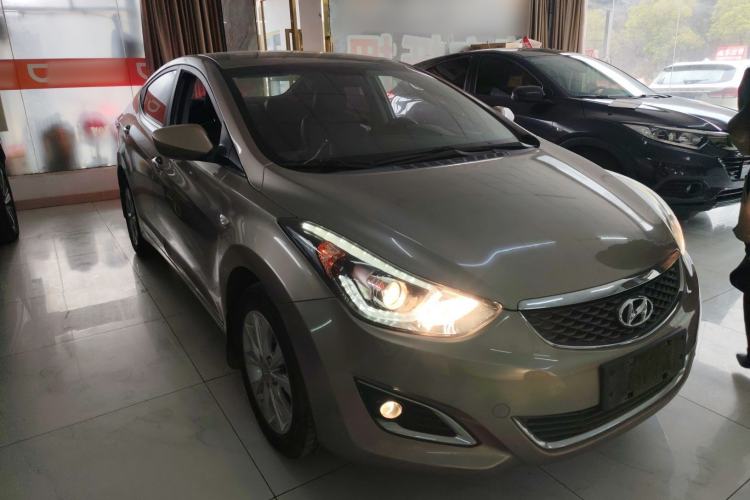 Used Hyundai Elantra (5th Generation / Langdong) 2016 1.6L Automatic Smart Version Front Right 45 Deg
