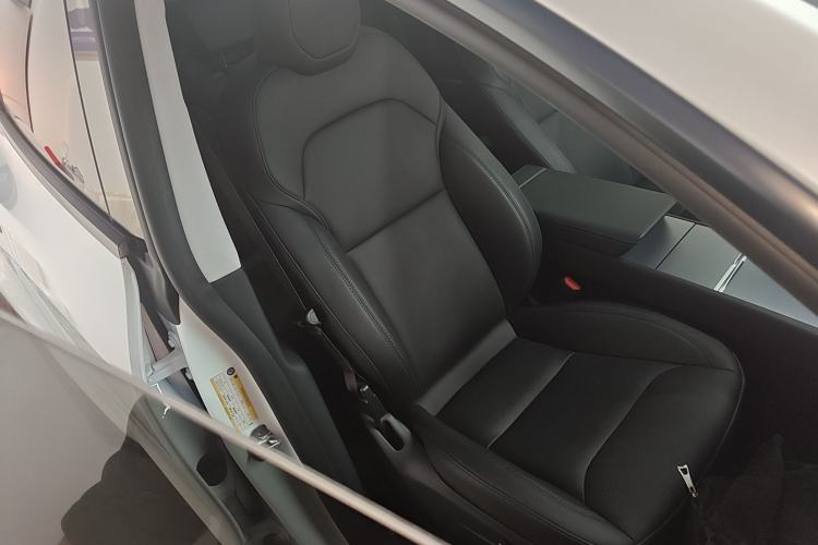 Used Tesla Model Y 2025 Long-Range All-Wheel Drive First Edition Right Front Seat