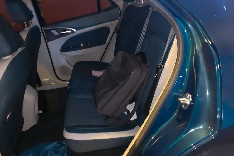 Used ORA Good Cat 2023 401 km Standard Range Luxury Version Lithium Iron Phosphate
