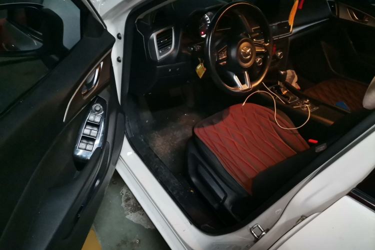 Used Mazda 3 Axela 2017 Sedan 1.5L Automatic Luxury Model China VI Standard
