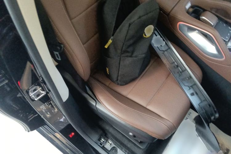 Used Mercedes-Benz GLE 2024 GLE 350 4MATIC Stylish Model Right Front Seat