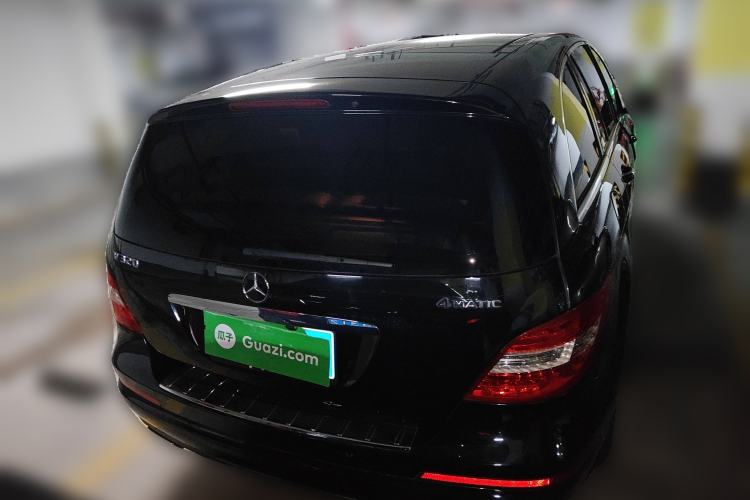 Used Mercedes-Benz R-Class 2017 R 320 4MATIC Business Edition Prestige Model
