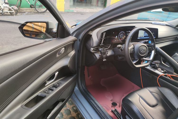 Used Hyundai Elantra 2021 1.5L CVT GLX Elite Edition Driver Seat