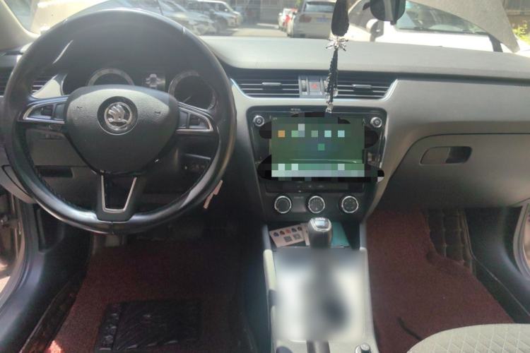 Used Skoda Octavia 2018 TSI230 DSG Luxury Edition Interior 2