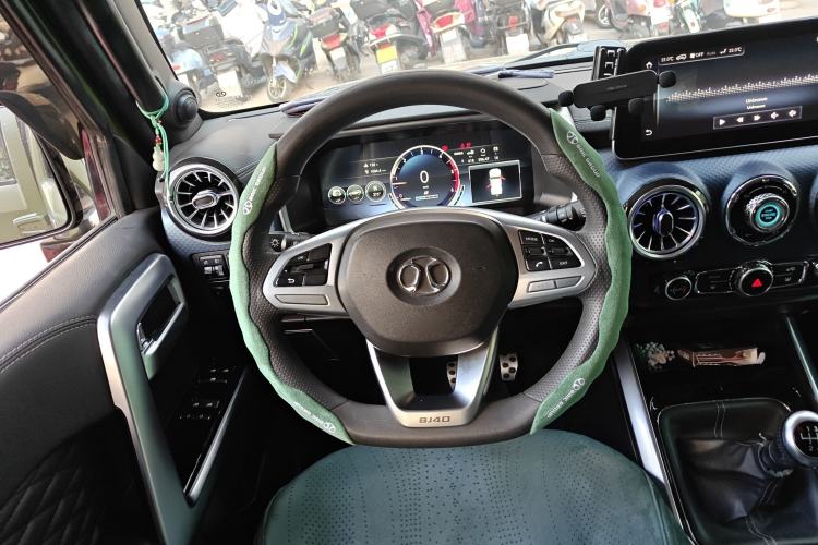 Used BAIC Off-Road BJ40 2018 PLUS 2.0D Manual Four-Wheel Drive Prestige Model China V Emission Standard
