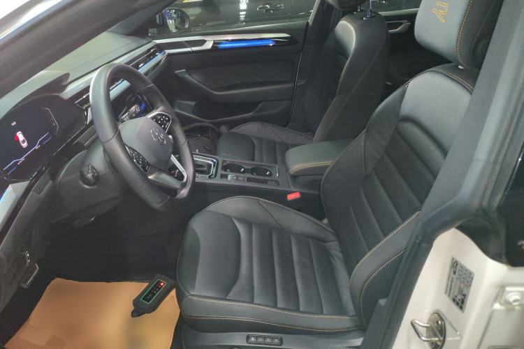 Used Volkswagen FAW-Volkswagen CC 2023 380TSI Striking Edition
