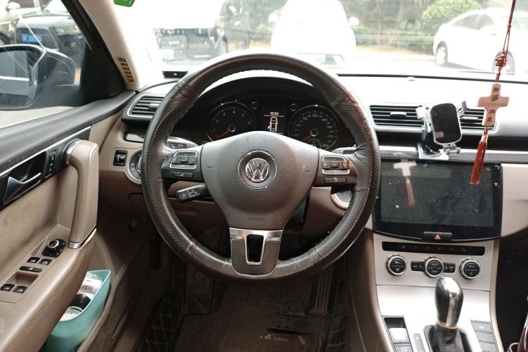 Used Volkswagen Magotan 2012 Facelift 2.0 TSI Prestige Model Steering Wheel