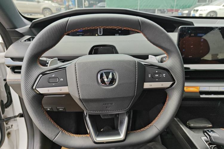 Used CHANGAN UNI-V 2022 1.5T Prestige Version
